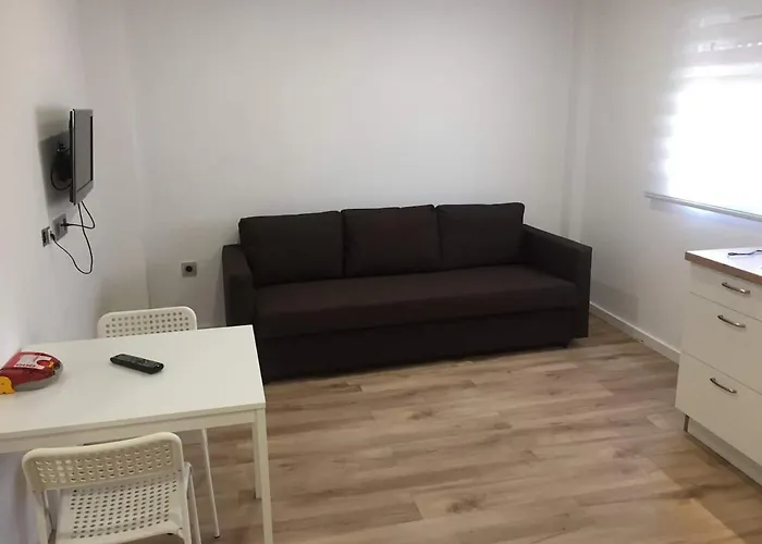 Apartamento Mami / Apto 6 *